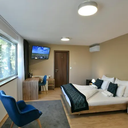 Hotel River View 3*