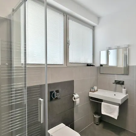 River View Hotell 3*