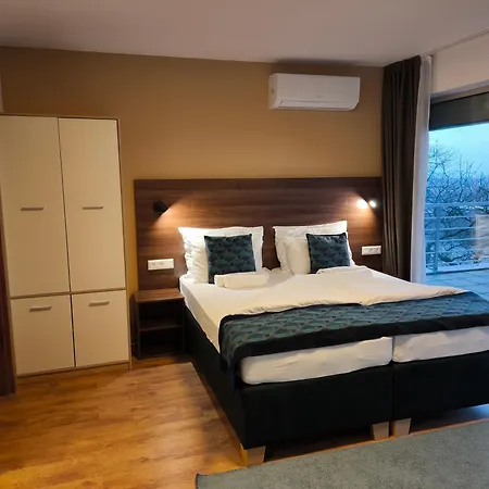 River View Hotell 3*