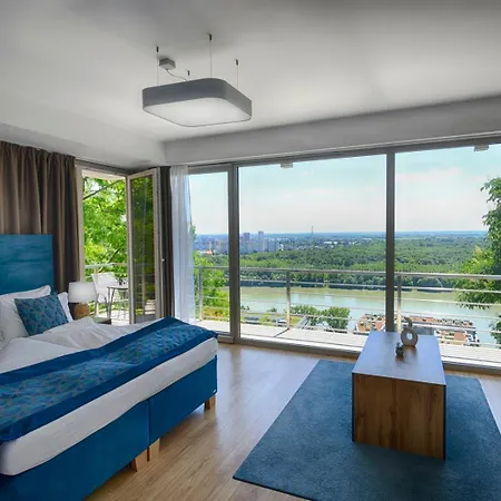 River View Hotell 3*